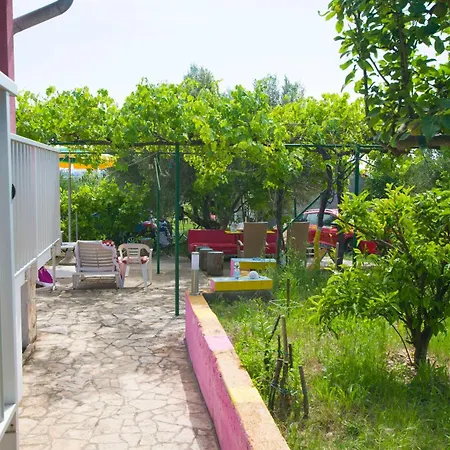 Nyaraló House Cross *